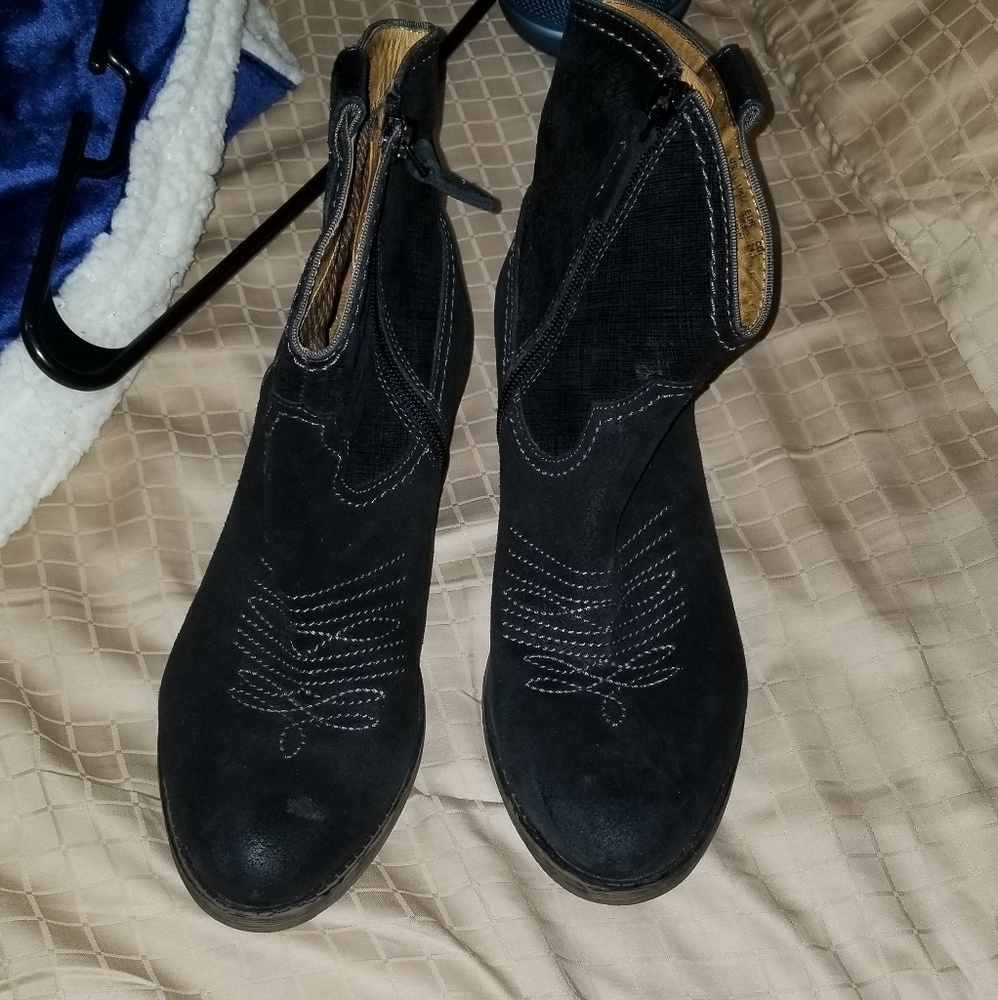 SUEDE AND LEATHER BOOTS